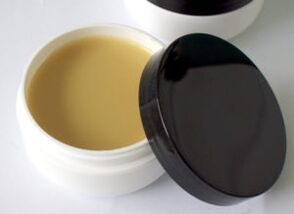 mast na bazi ljekovitog bilja za liječenje gljivica stopala